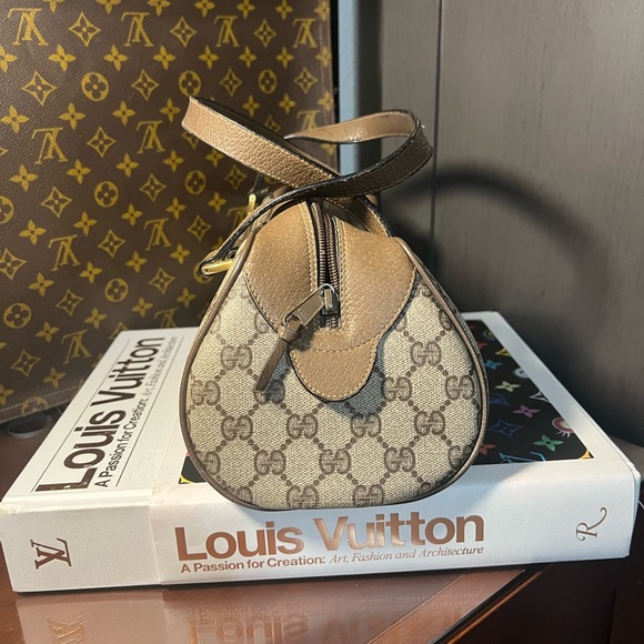 GUCCI - Picture 4 of 11